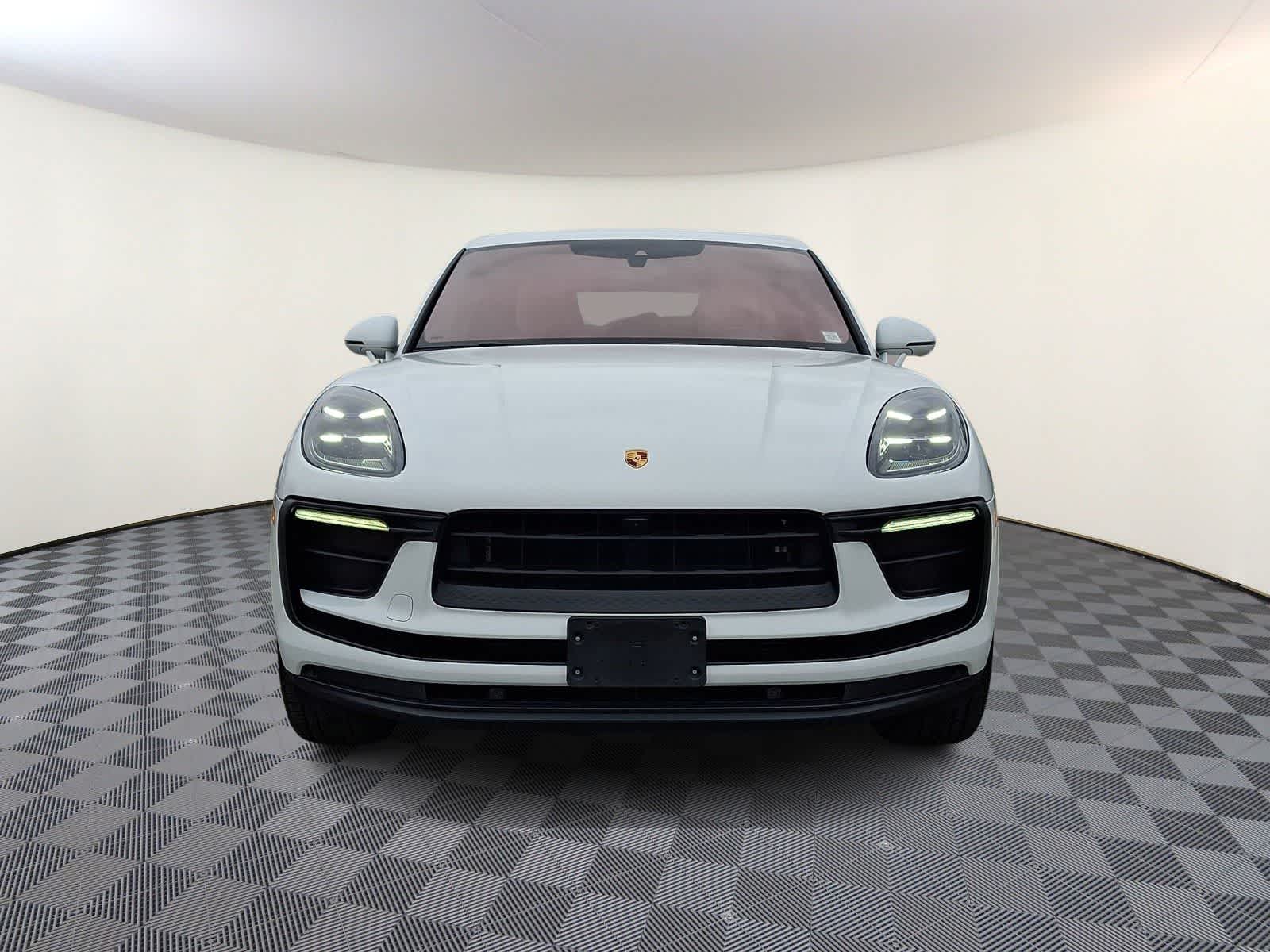 Thumbnail: 2022 Porsche Macan - 3