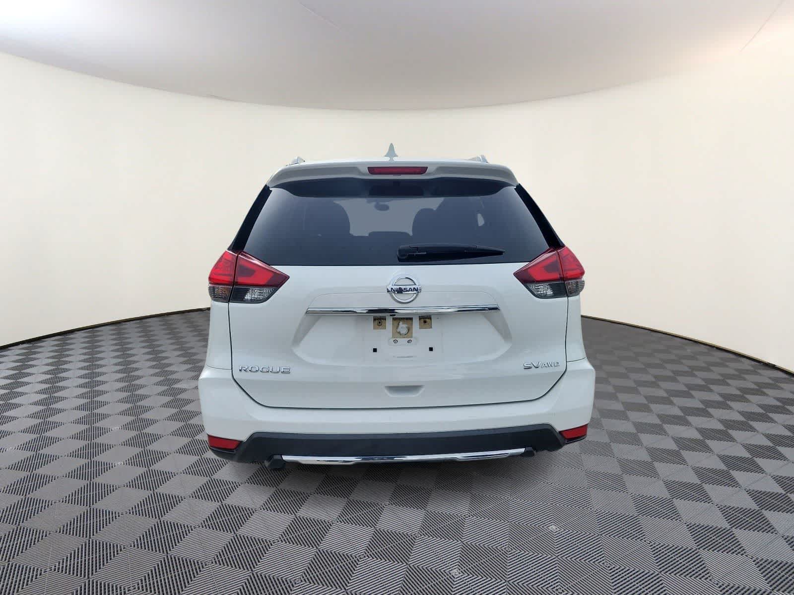 Thumbnail: 2017 Nissan Rogue - 6