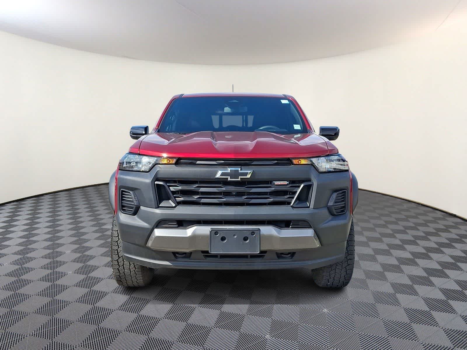 Thumbnail: 2024 Chevrolet Colorado - 3