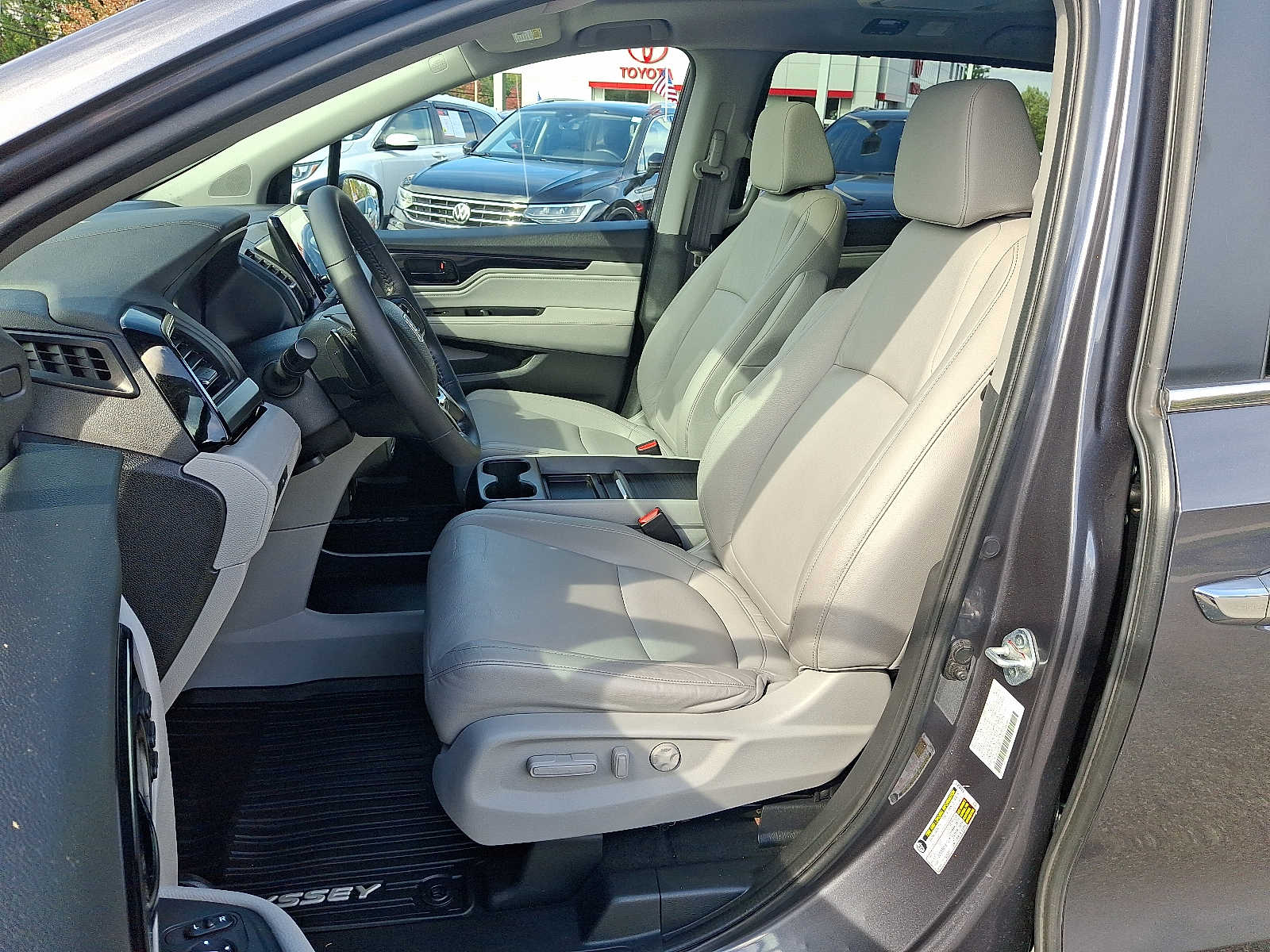 Thumbnail: 2023 Honda Odyssey - 13