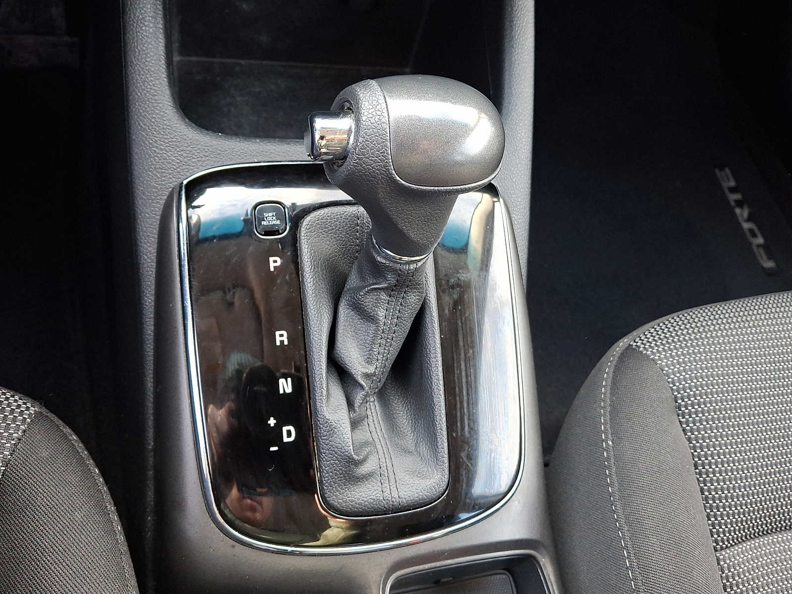 Thumbnail: 2017 Kia Forte - 15