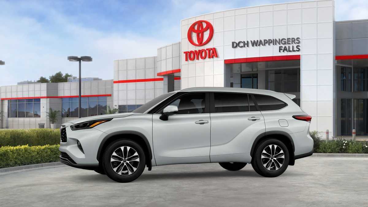 Thumbnail: 2026 Toyota Highlander - 5