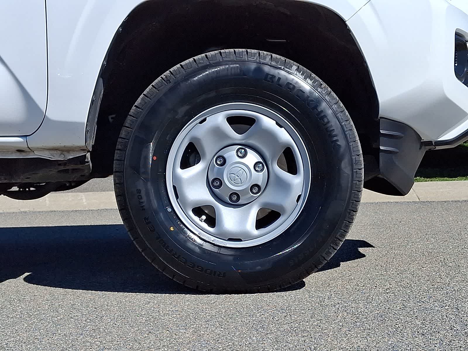 Thumbnail: 2023 Toyota Tacoma - 33