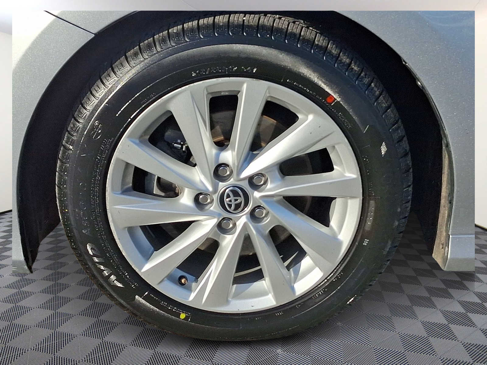 Thumbnail: 2023 Toyota Camry - 10