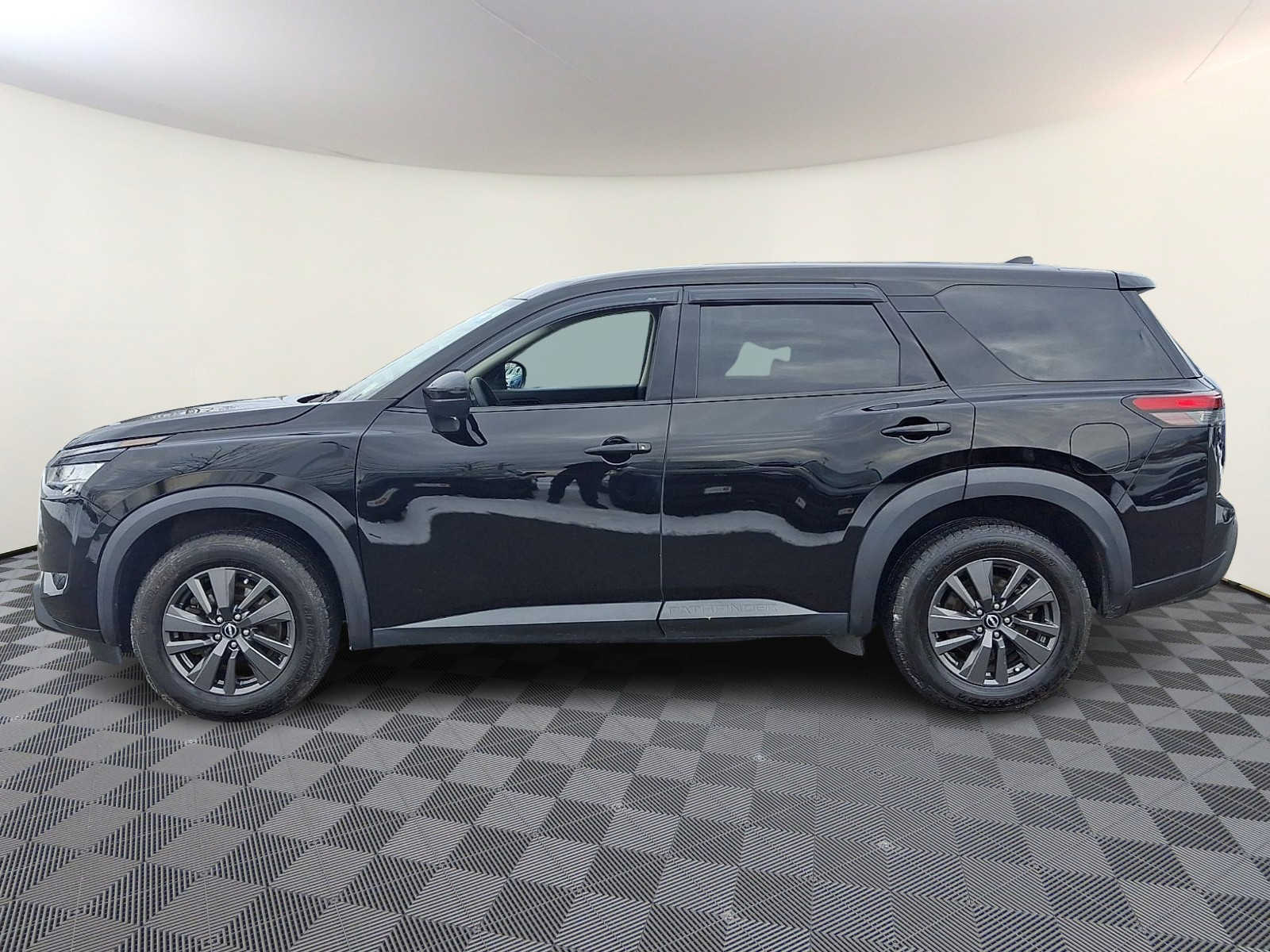 Thumbnail: 2022 Nissan Pathfinder - 8