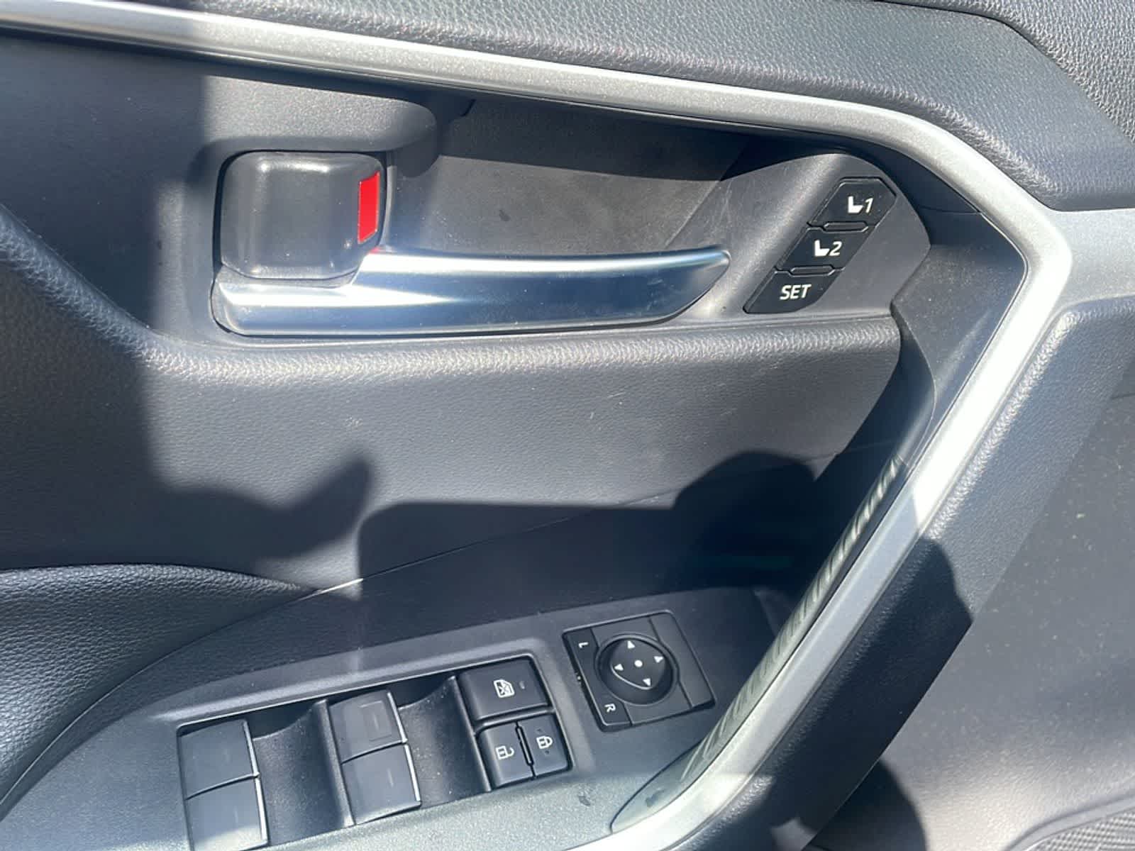 Thumbnail: 2025 Toyota RAV4 - 15