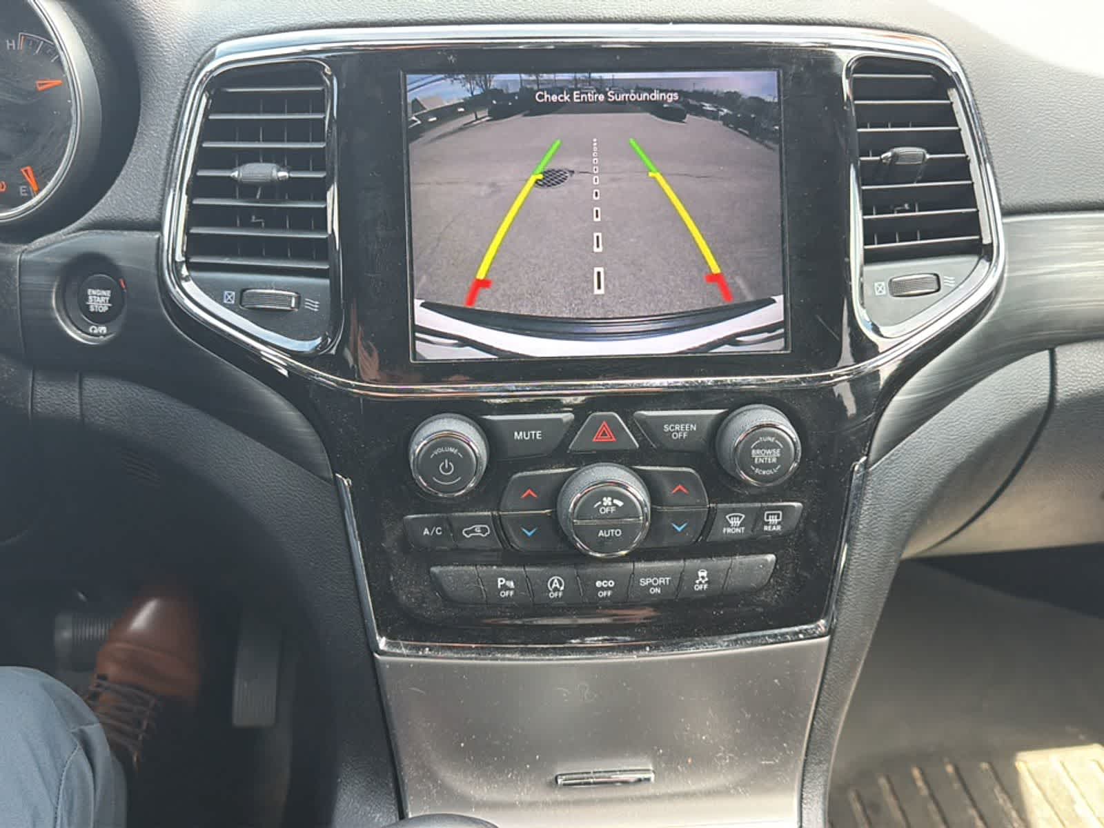 Thumbnail: 2021 Jeep Grand Cherokee - 14