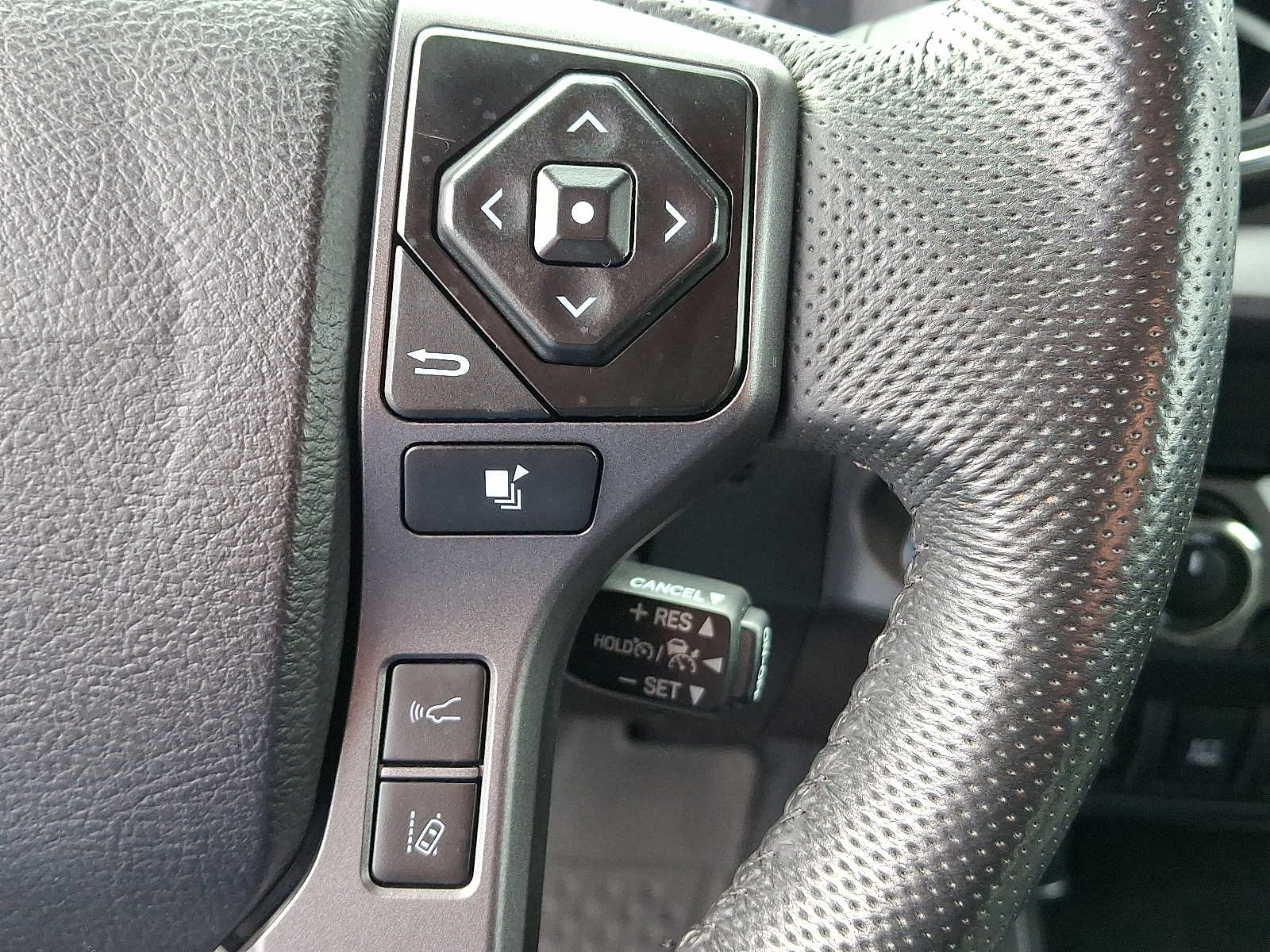 Thumbnail: 2021 Toyota Tacoma - 24