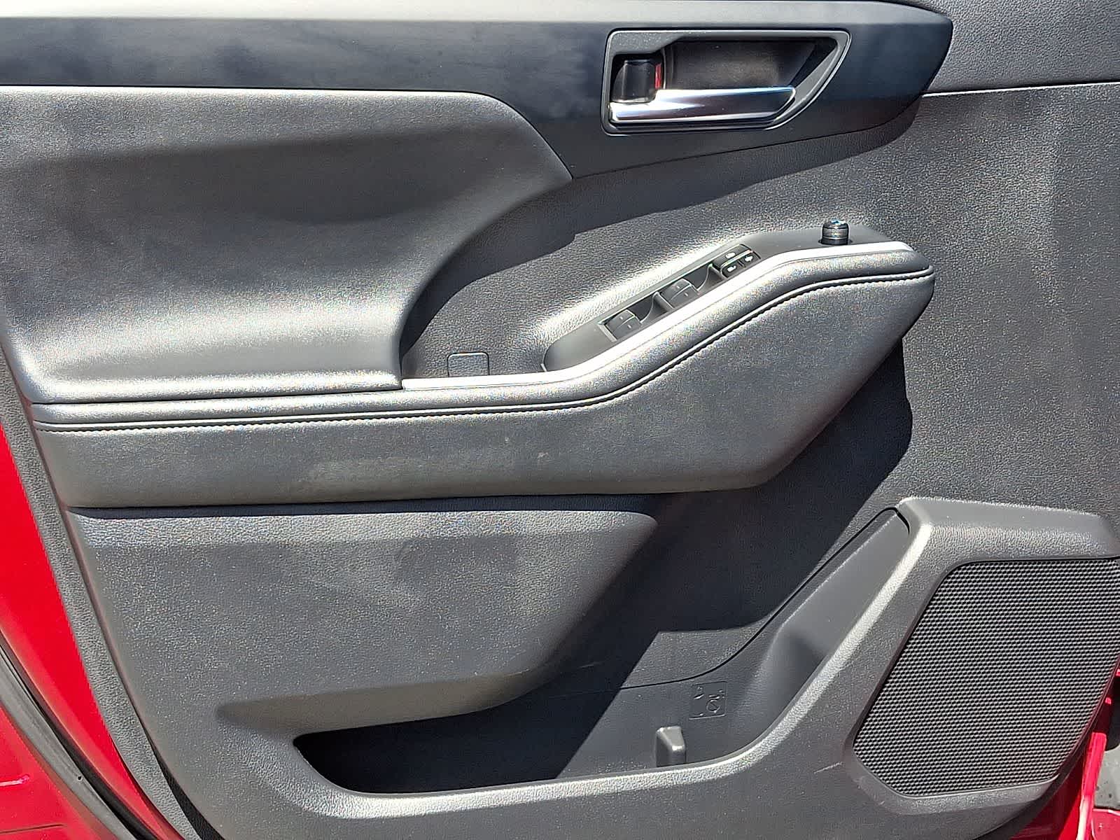 Thumbnail: 2024 Toyota Highlander - 17