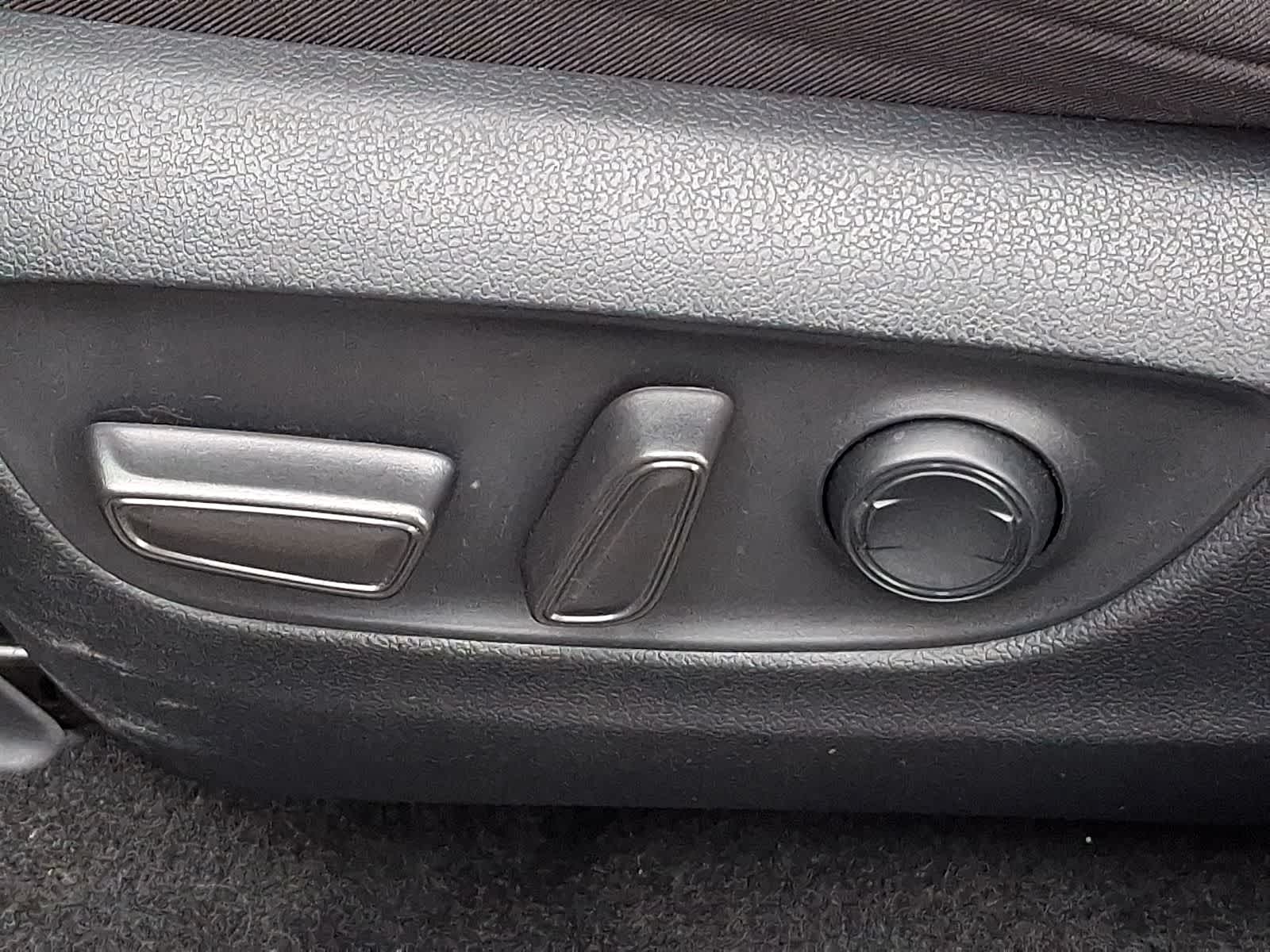 Thumbnail: 2022 Toyota RAV4 - 27