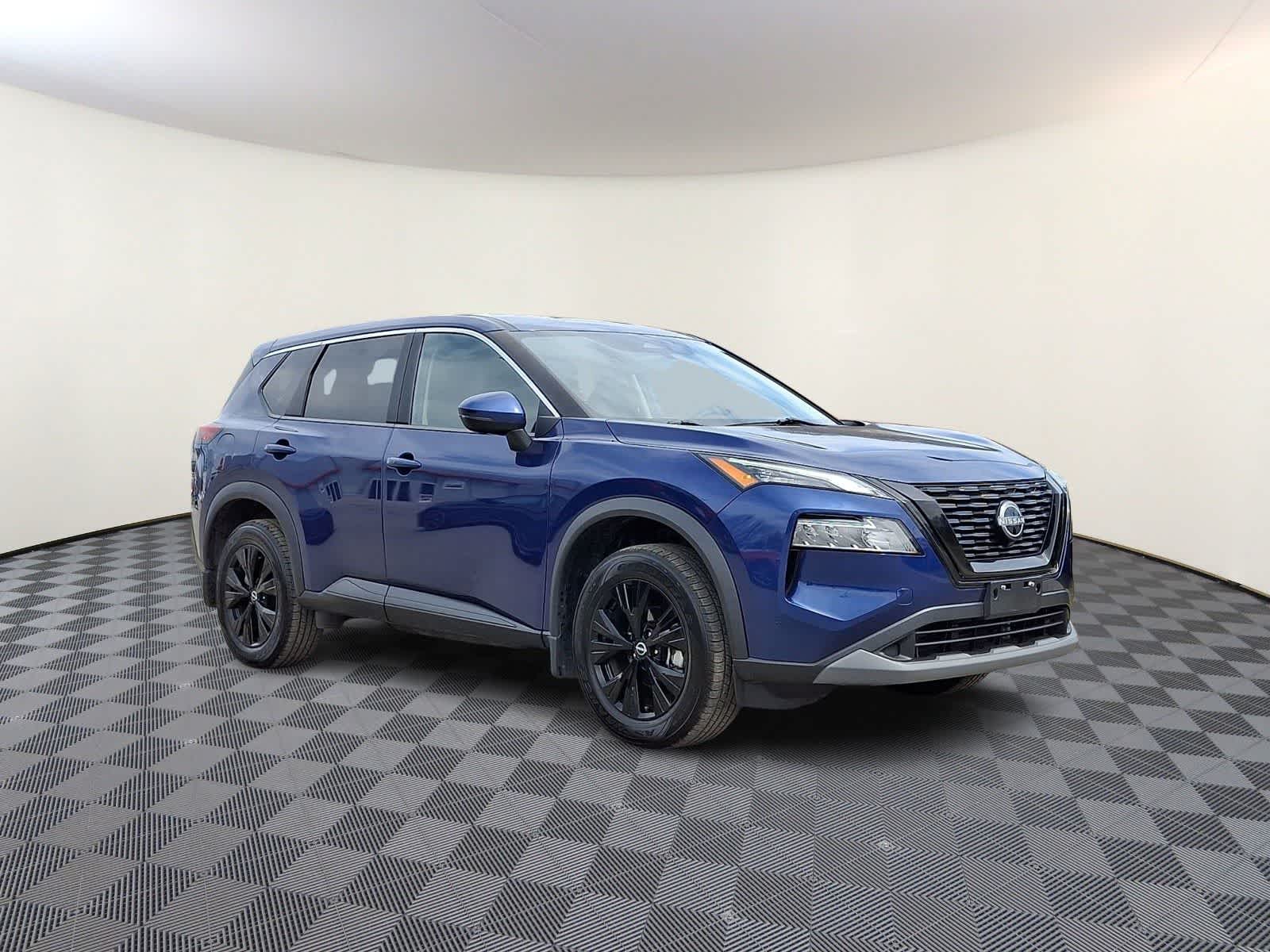 Thumbnail: 2022 Nissan Rogue - 4