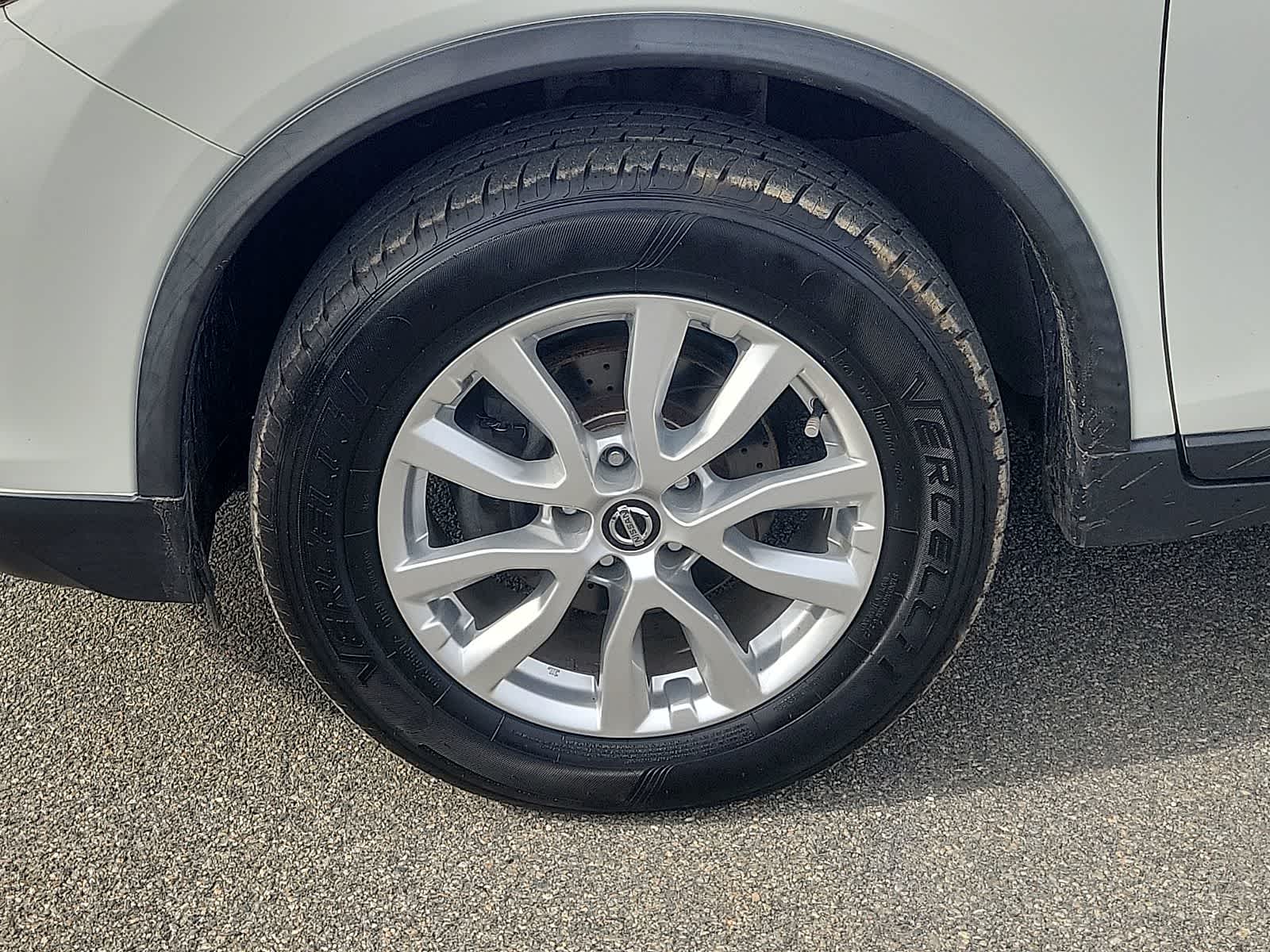 Thumbnail: 2017 Nissan Rogue - 9