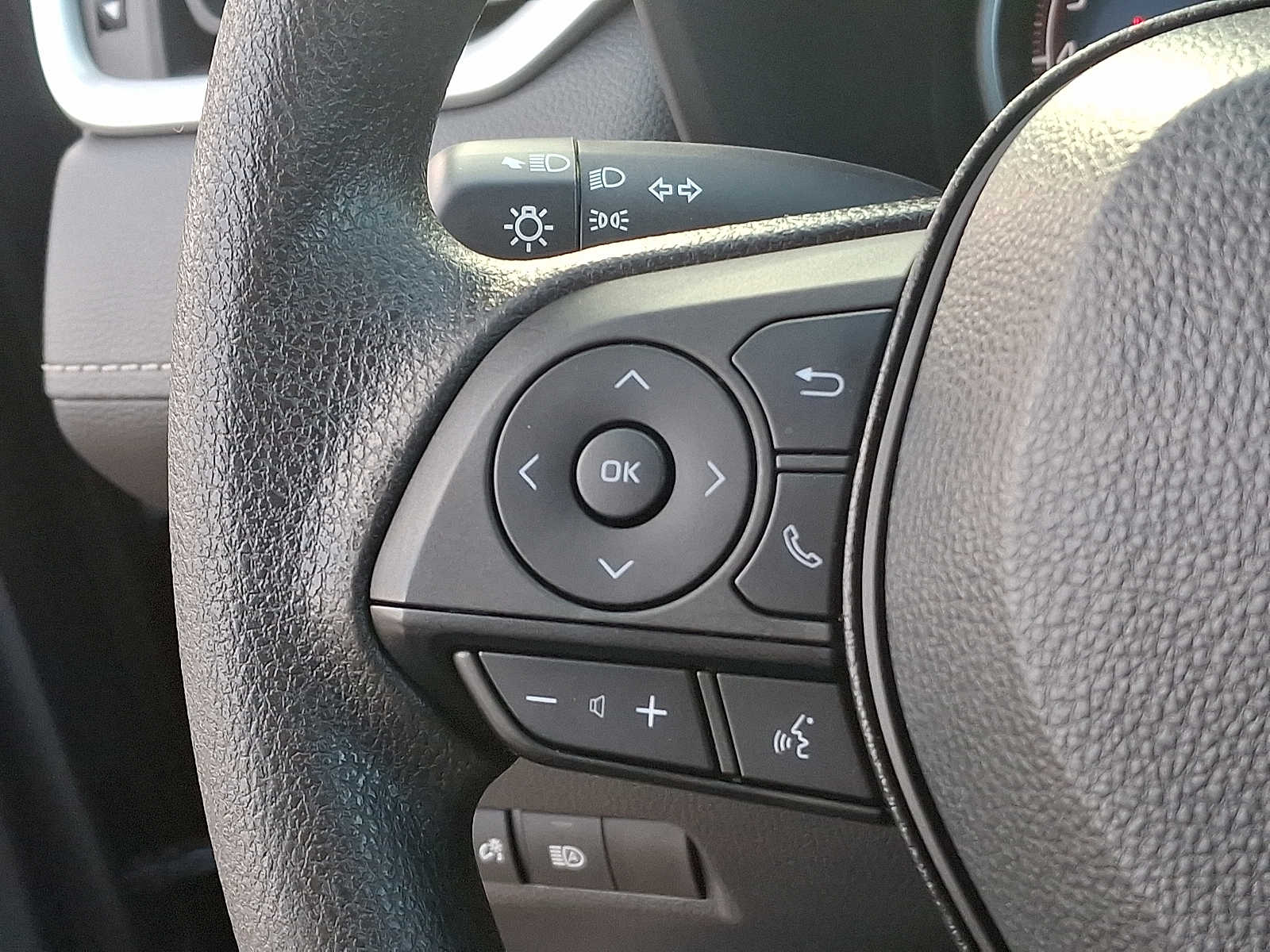 Thumbnail: 2023 Toyota RAV4 - 23