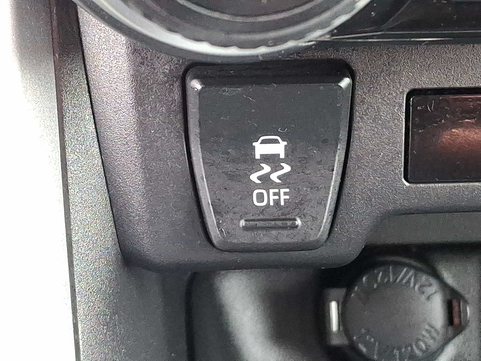 Thumbnail: 2023 Toyota RAV4 - 25