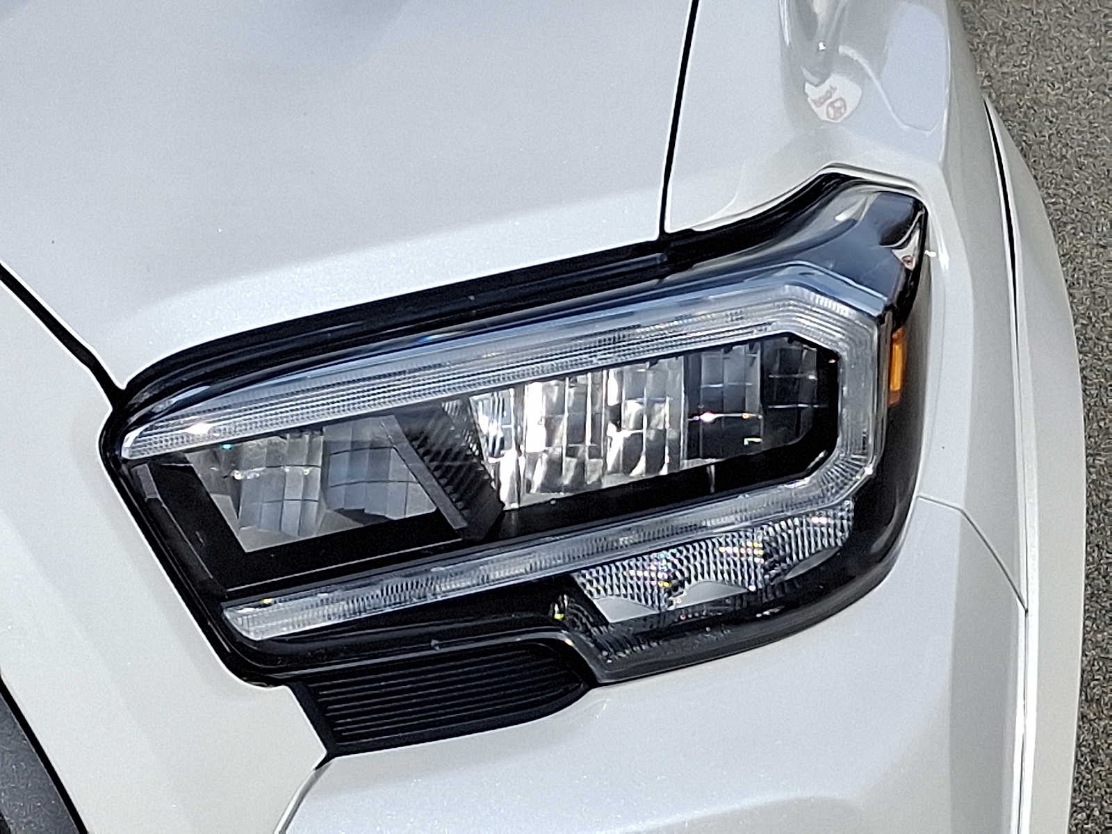 Thumbnail: 2022 Toyota Tacoma - 12