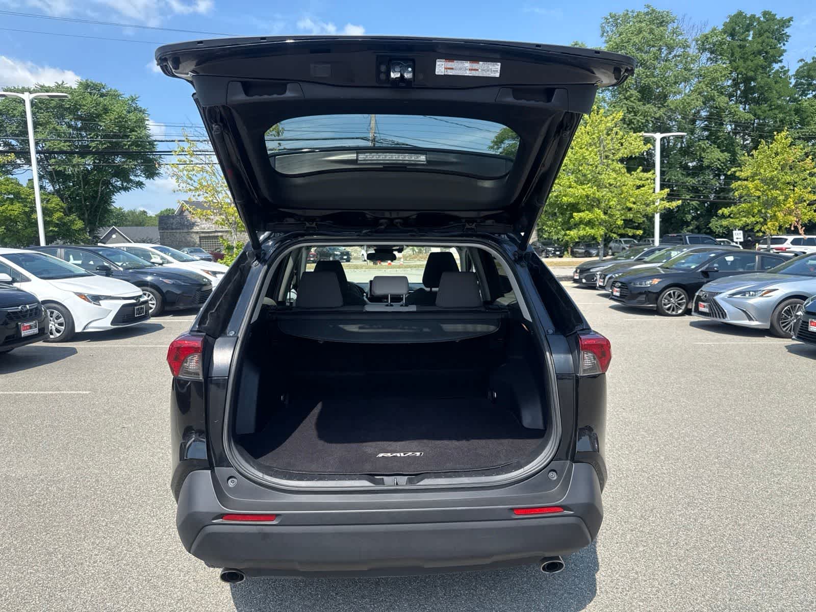 Thumbnail: 2019 Toyota RAV4 - 7