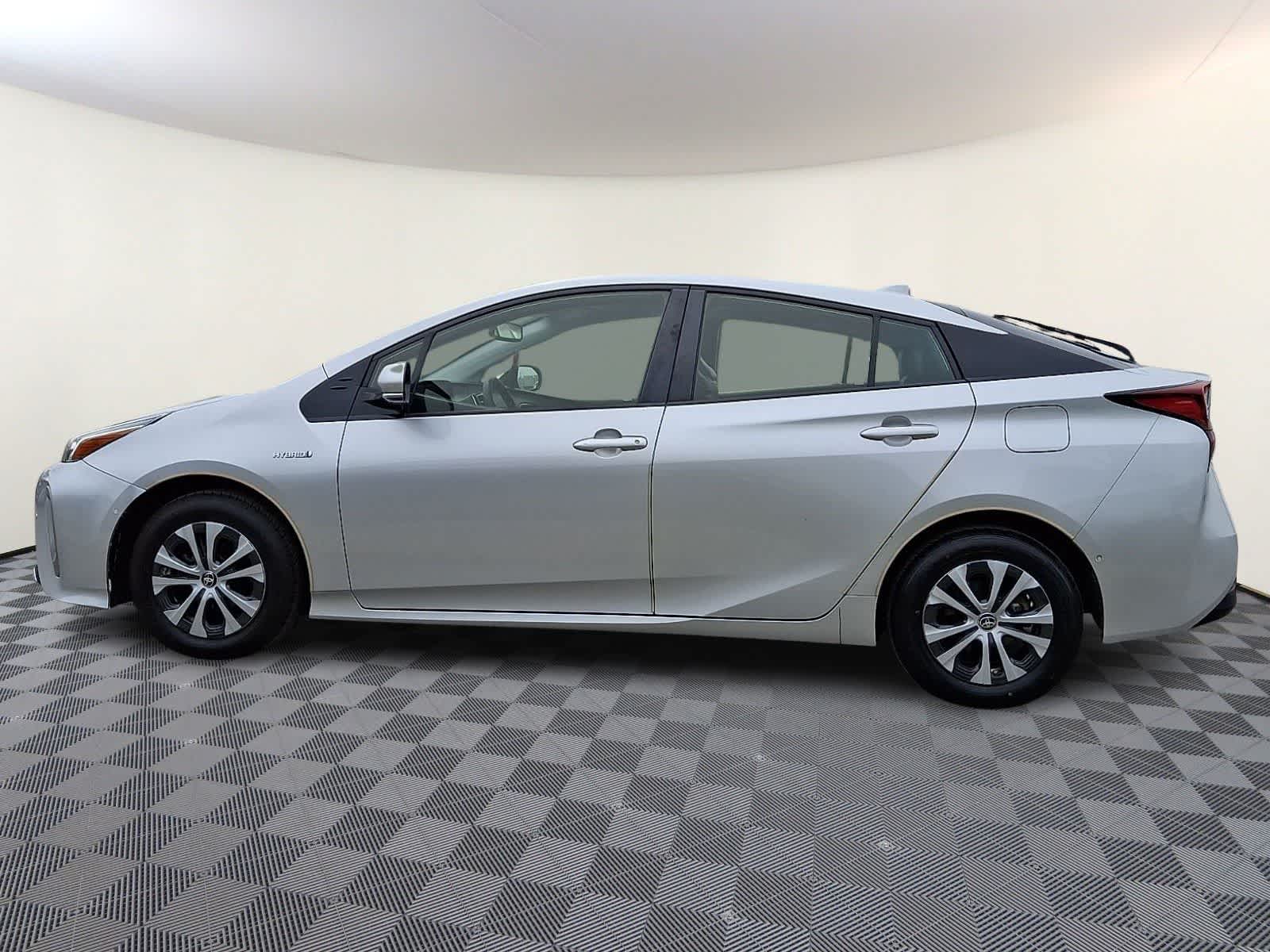 Thumbnail: 2019 Toyota Prius - 10