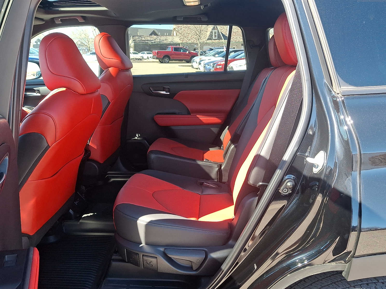 Thumbnail: 2024 Toyota Highlander - 13