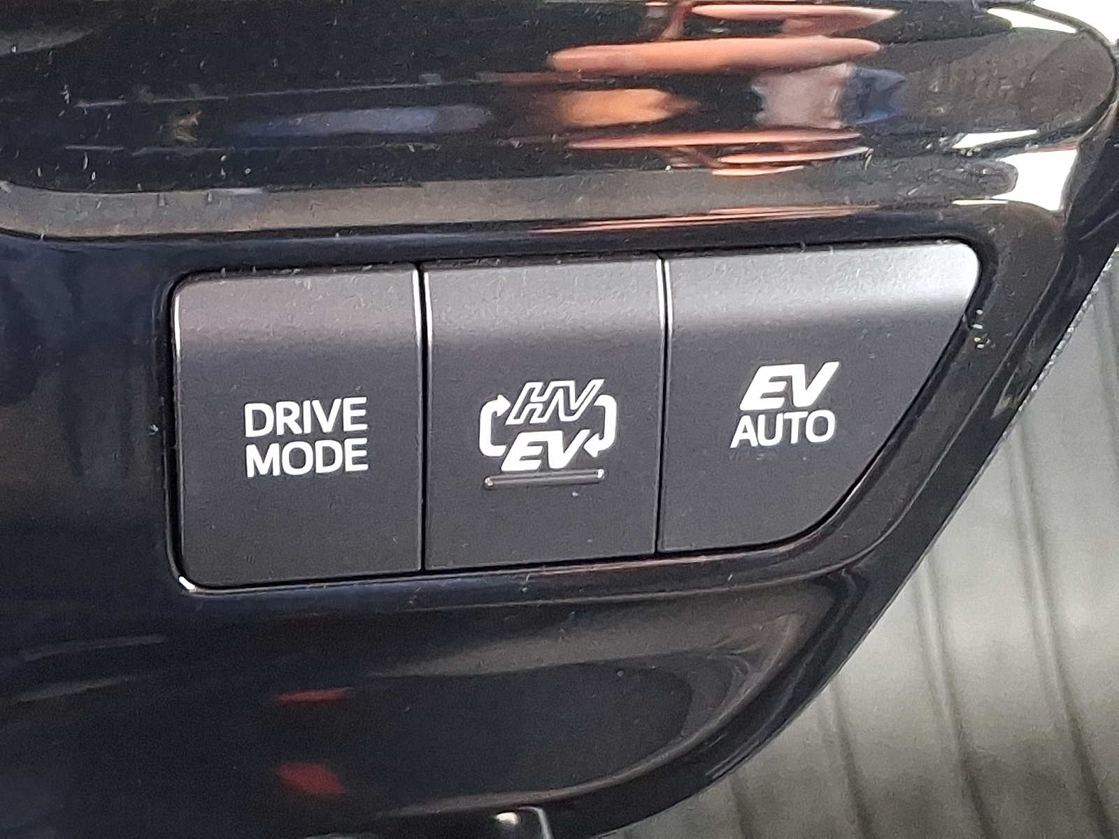 Thumbnail: 2020 Toyota Prius Prime - 28