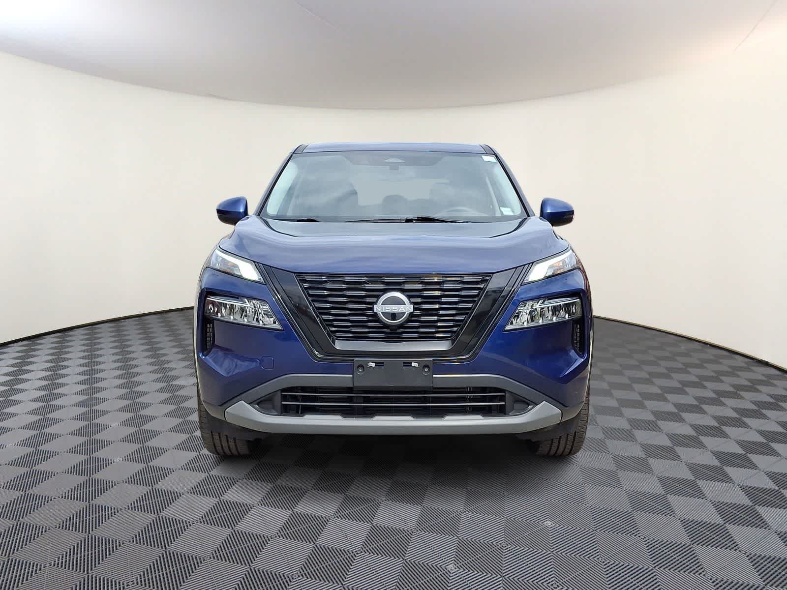 Thumbnail: 2022 Nissan Rogue - 3