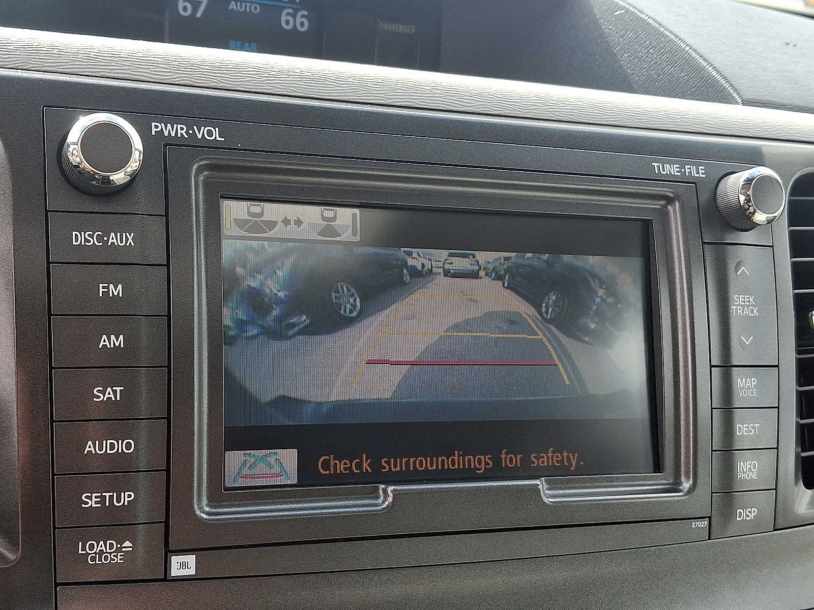 Thumbnail: 2013 Toyota Sienna - 23