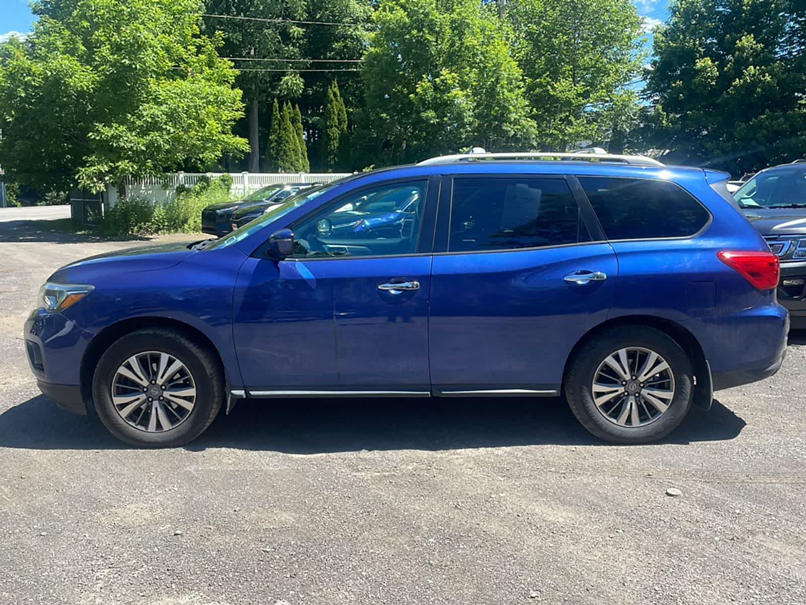 Thumbnail: 2017 Nissan Pathfinder - 4