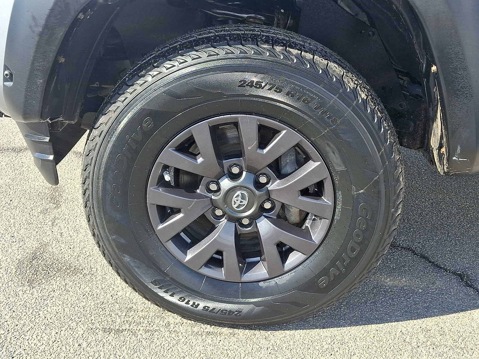 Thumbnail: 2020 Toyota Tacoma - 11