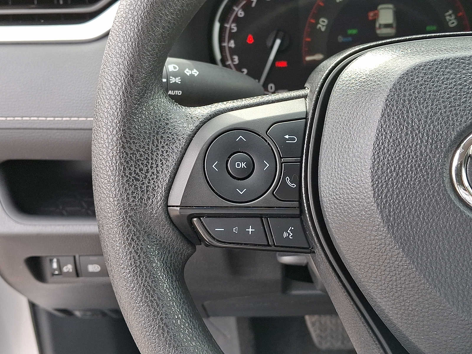 Thumbnail: 2025 Toyota RAV4 - 23