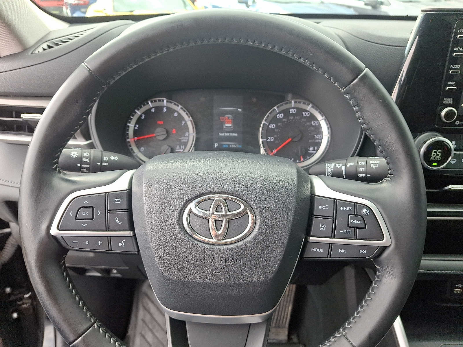 Thumbnail: 2022 Toyota Highlander - 20