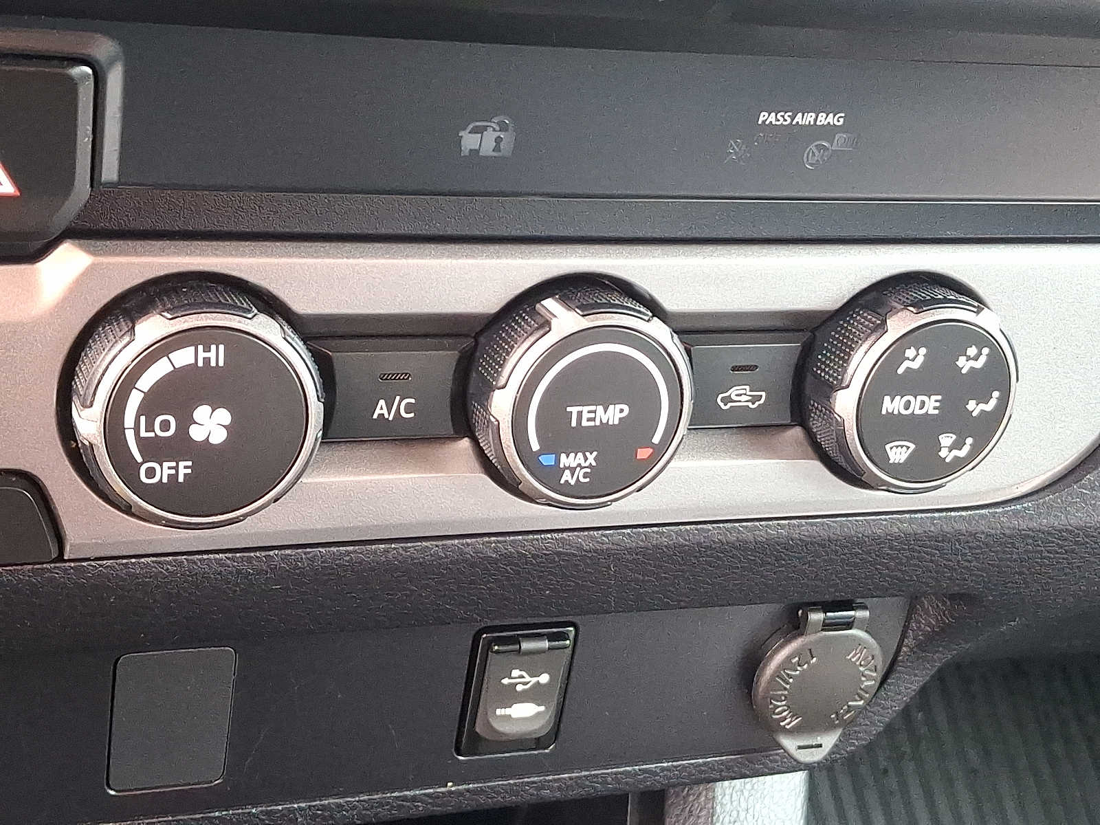 Thumbnail: 2019 Toyota Tacoma - 17