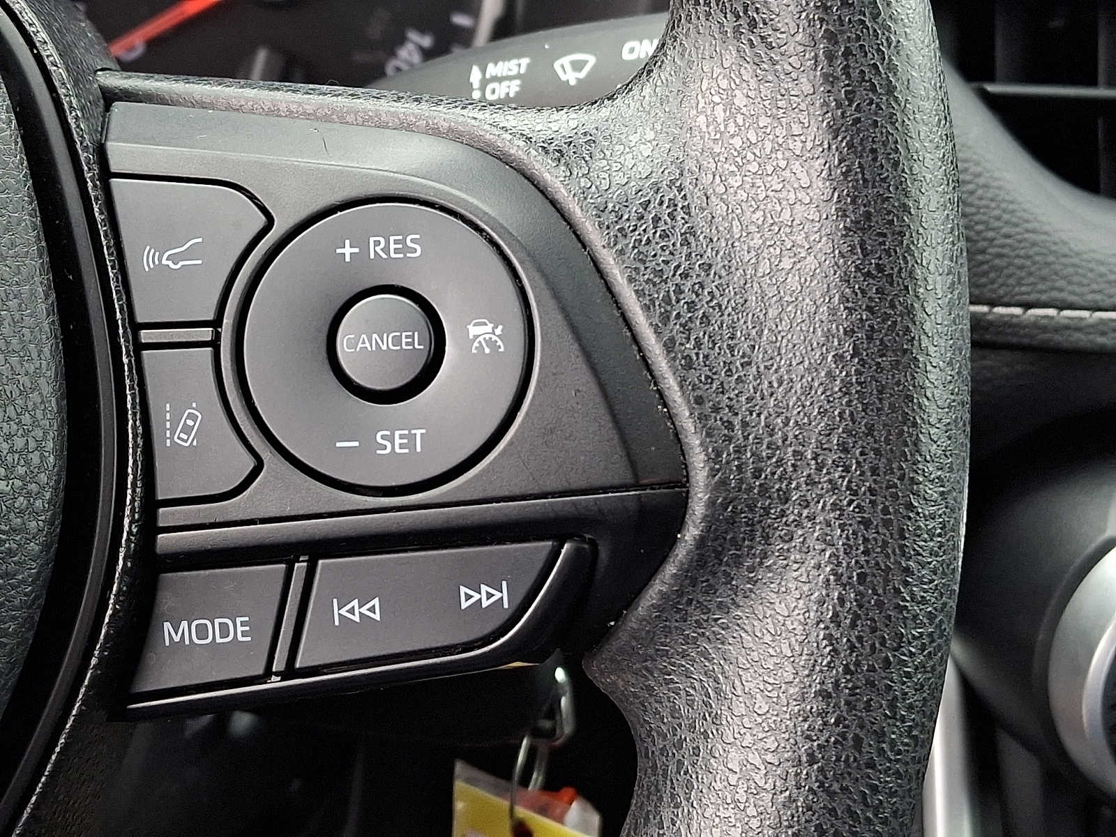 Thumbnail: 2021 Toyota RAV4 - 24