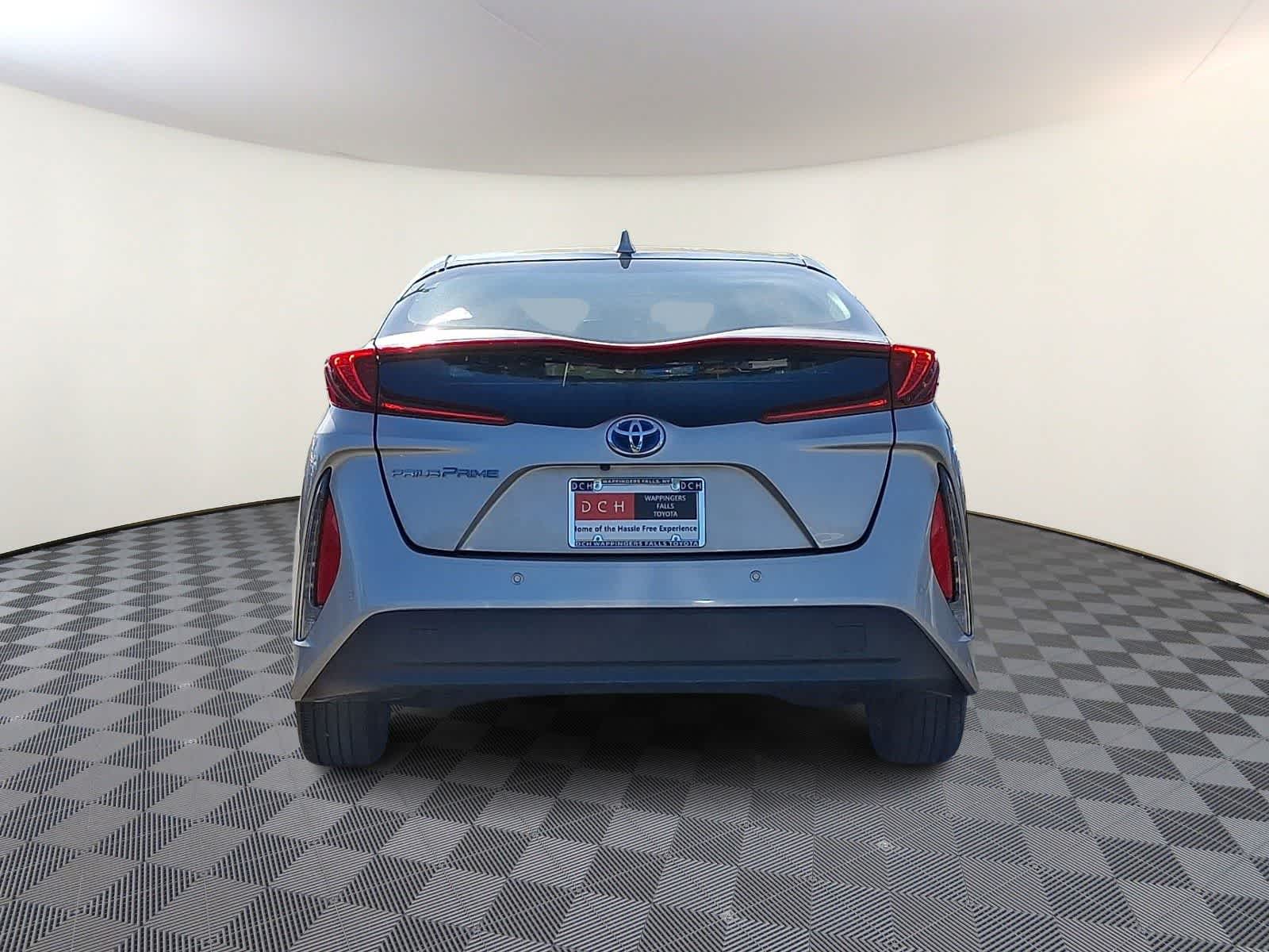 Thumbnail: 2017 Toyota Prius Prime - 7