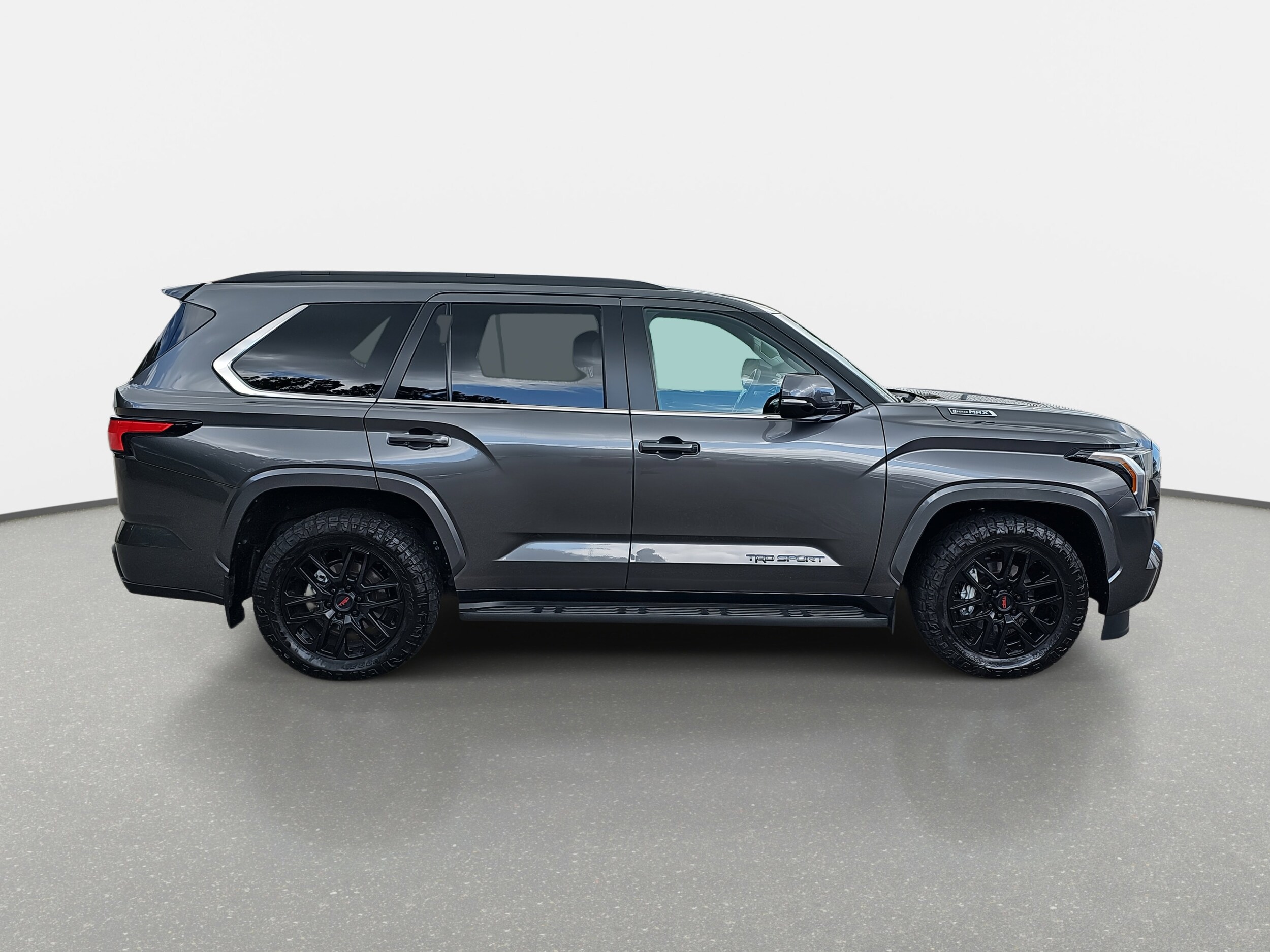 2024 Toyota Sequoia SR5 photo 4