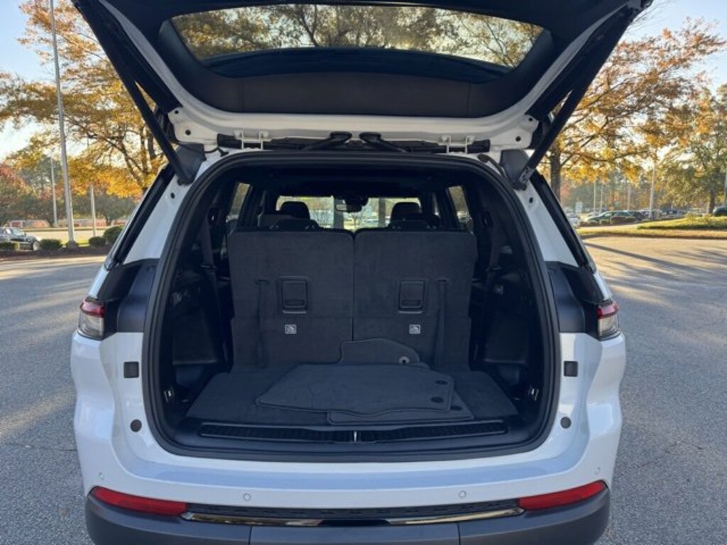 Used 2021 Jeep Grand Cherokee L Laredo SUV