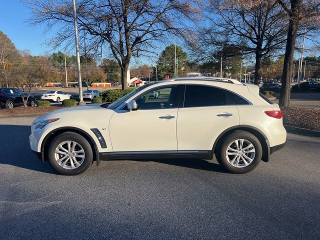 2017 Infiniti QX70 photo 2