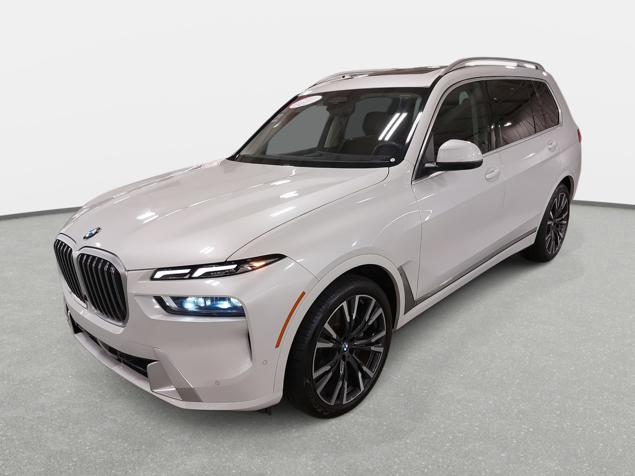 2023 BMW X7 40i's photo