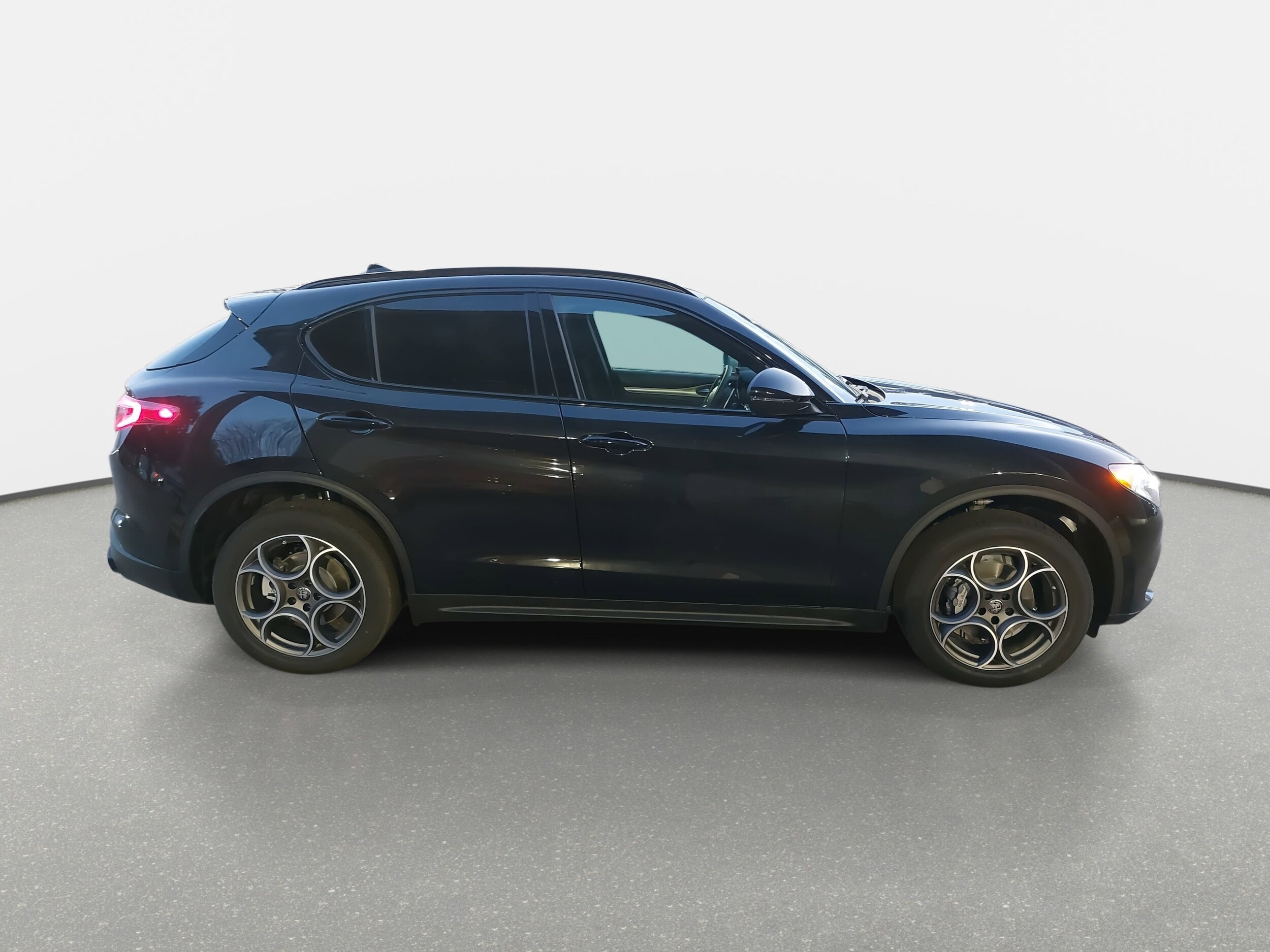 2025 Alfa Romeo Stelvio Sprint Base photo 4
