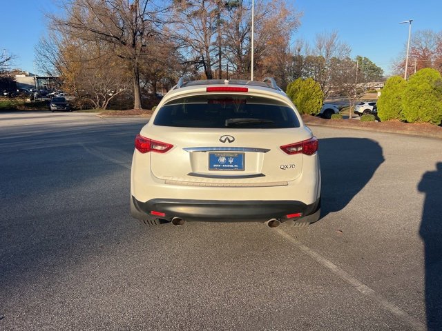 2017 Infiniti QX70 photo 4