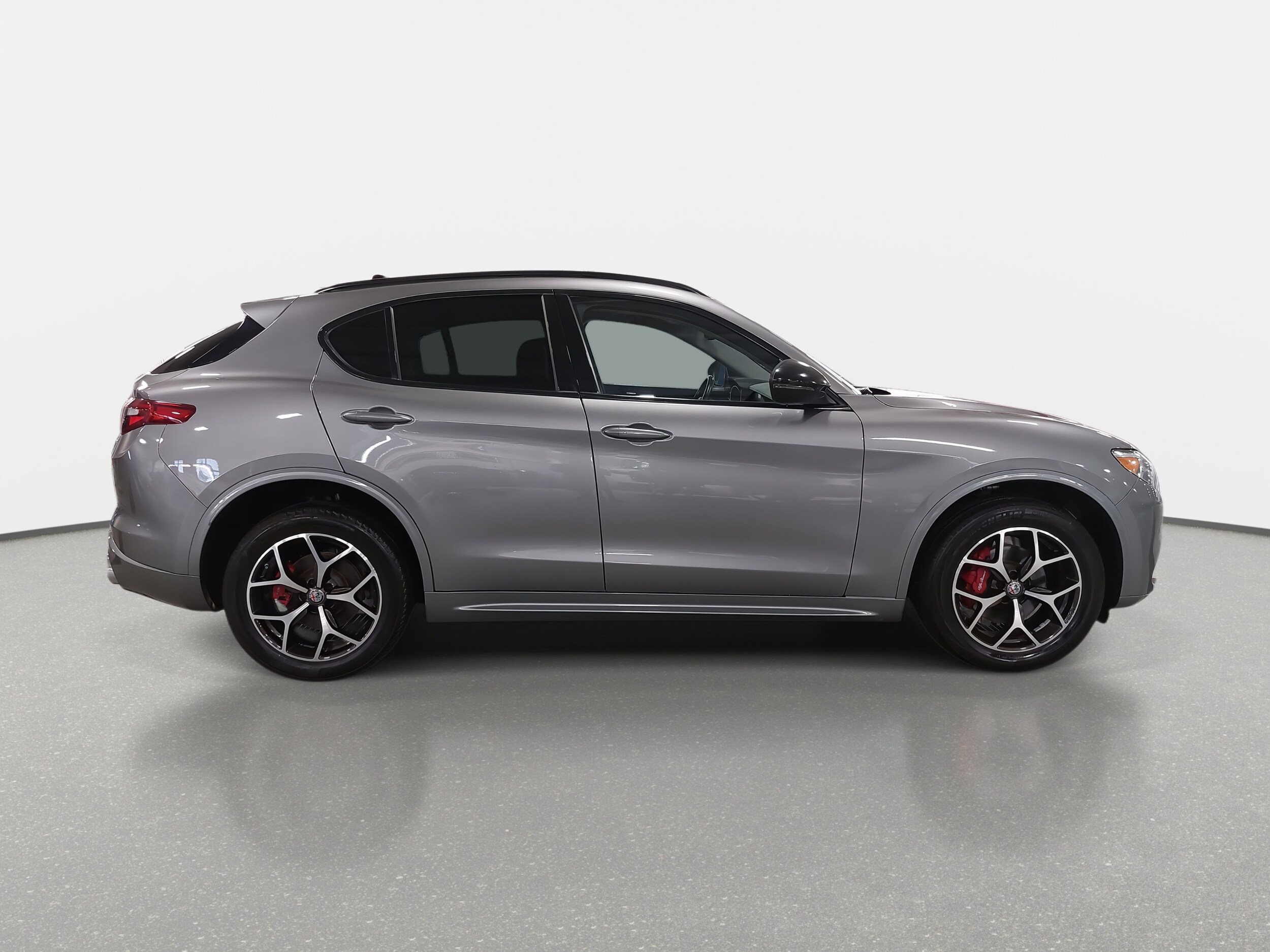2021 Alfa Romeo Stelvio Ti photo 3
