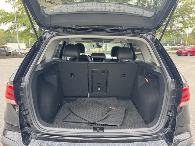 2023 Volkswagen Taos SE photo 2