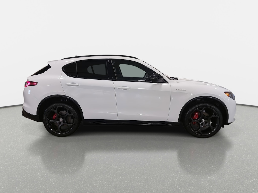 New 2025 Alfa Romeo Stelvio AWD Sport Utility