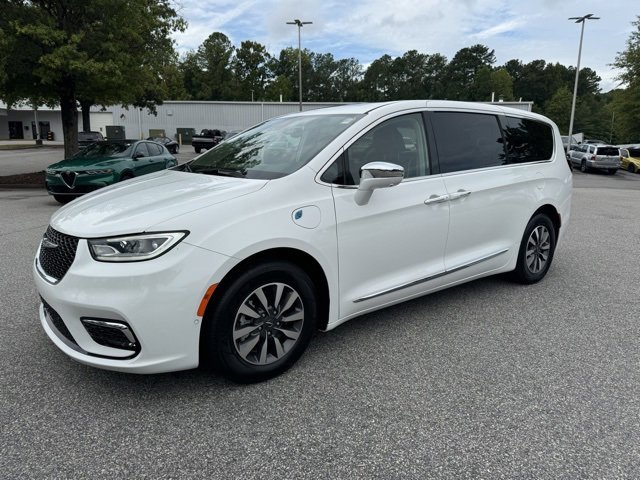 Used 2022 Chrysler Pacifica Hybrid Limited with VIN 2C4RC1S73NR123173 for sale in Raleigh, NC