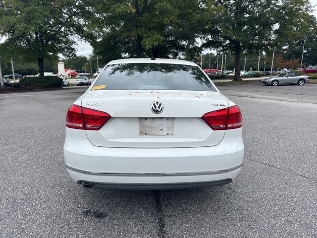 2013 Volkswagen Passat TDI SEL Premium photo 2