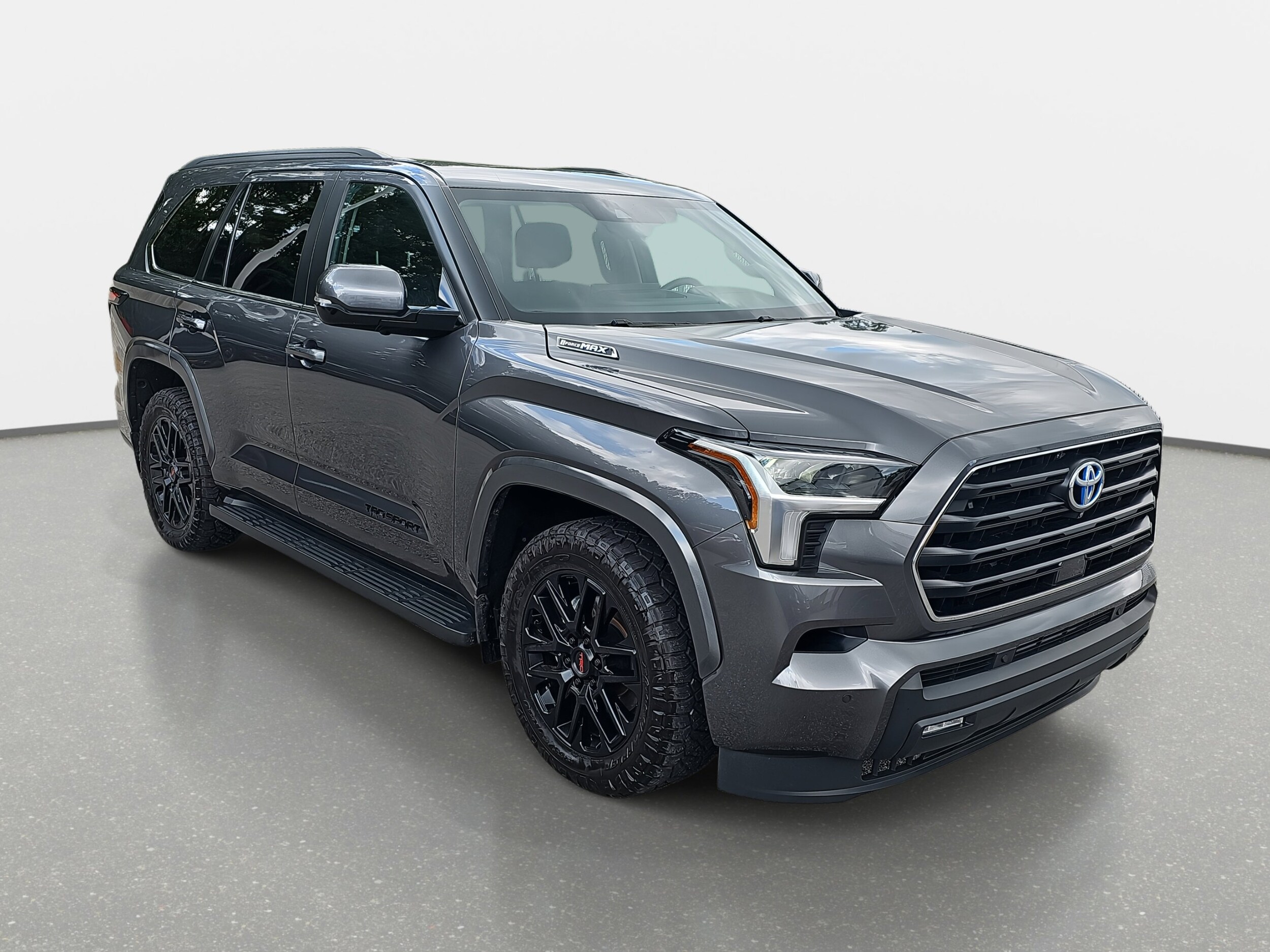 2024 Toyota Sequoia SR5 photo 3