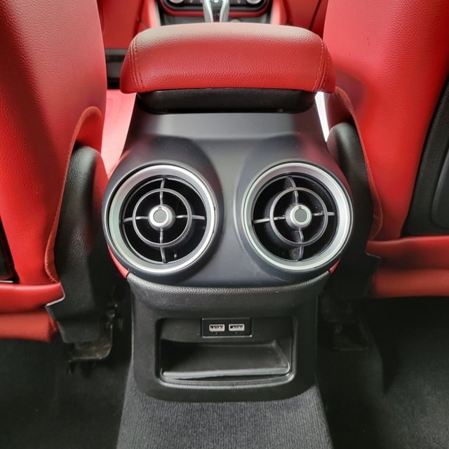 2021 Alfa Romeo Stelvio Ti photo 4