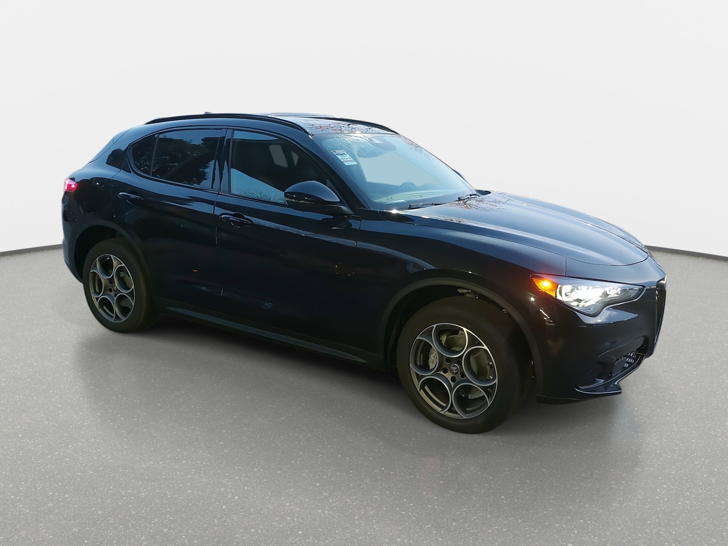 2025 Alfa Romeo Stelvio Sprint Base photo 3