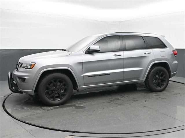 Used 2017 Jeep Grand Cherokee Altitude with VIN 1C4RJFAG1HC700834 for sale in Kokomo, IN