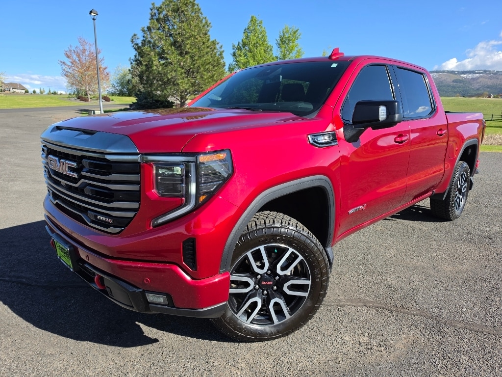 2023 GMC Sierra AT4 4WD Crew Cab Short Box's photo