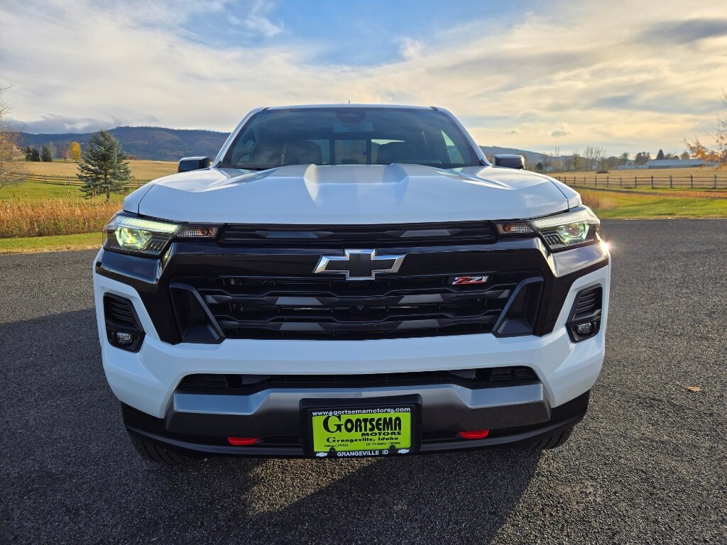 2026 Chevrolet Colorado Z71 photo 2