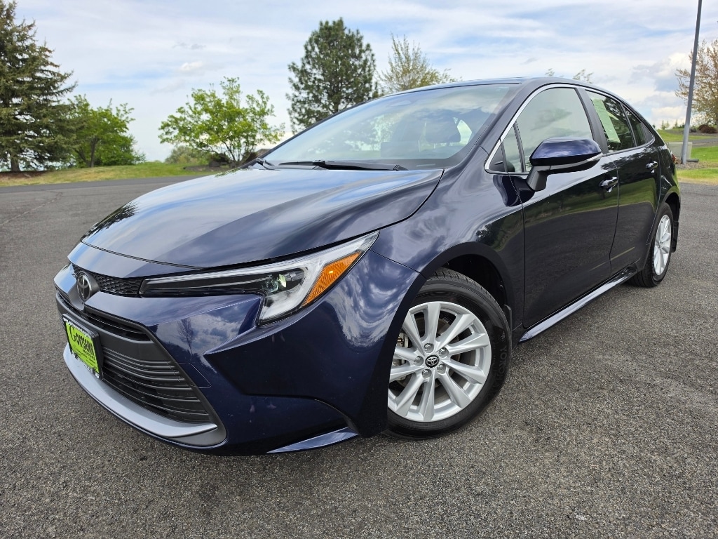 2026 Toyota Corolla XLE Hybrid CVT's photo
